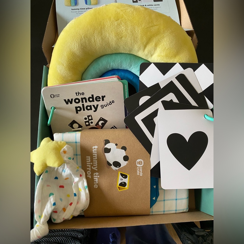 KiwiCo Panda crate “Let’s Bond” newborn 0-1 month toy kit